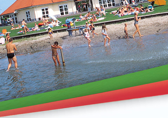 Folder voor de Rotonde, volgorde: voorzijde, spread, achterkant.